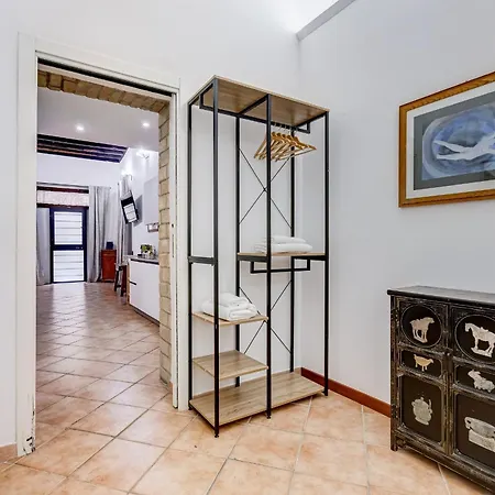 Coliseum Appartement *