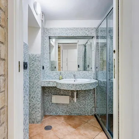Coliseum Apartman *